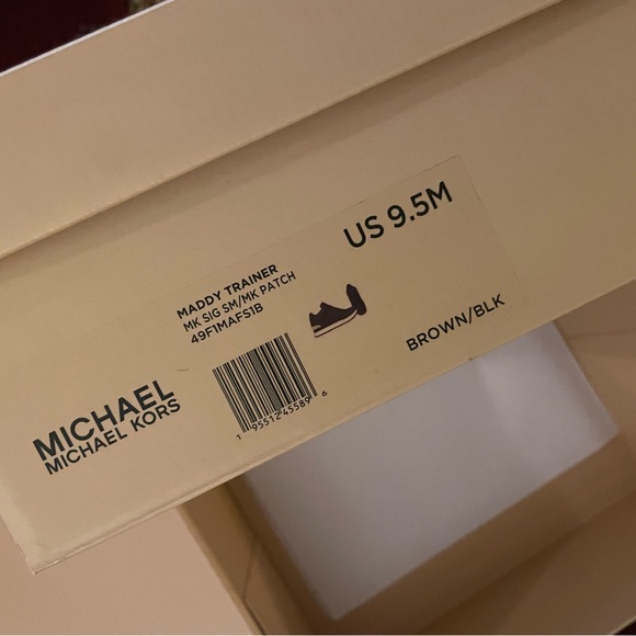 MK SHOES - Picture 6 of 6